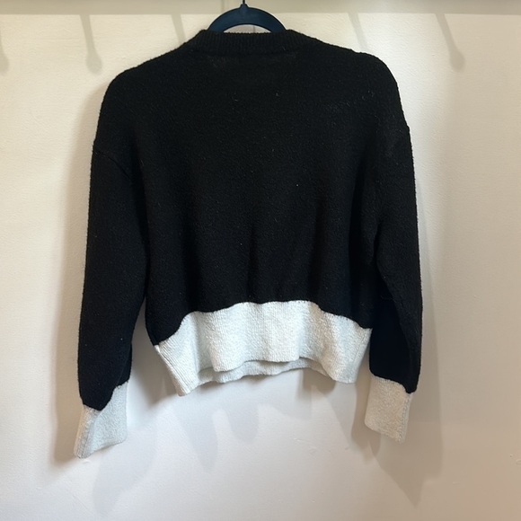 H&M Sweater - Picture 3 of 3